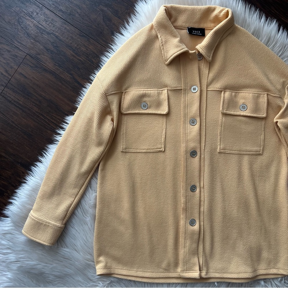 Vici Yellow Button-Front Textured Oversized Shack… - image 1